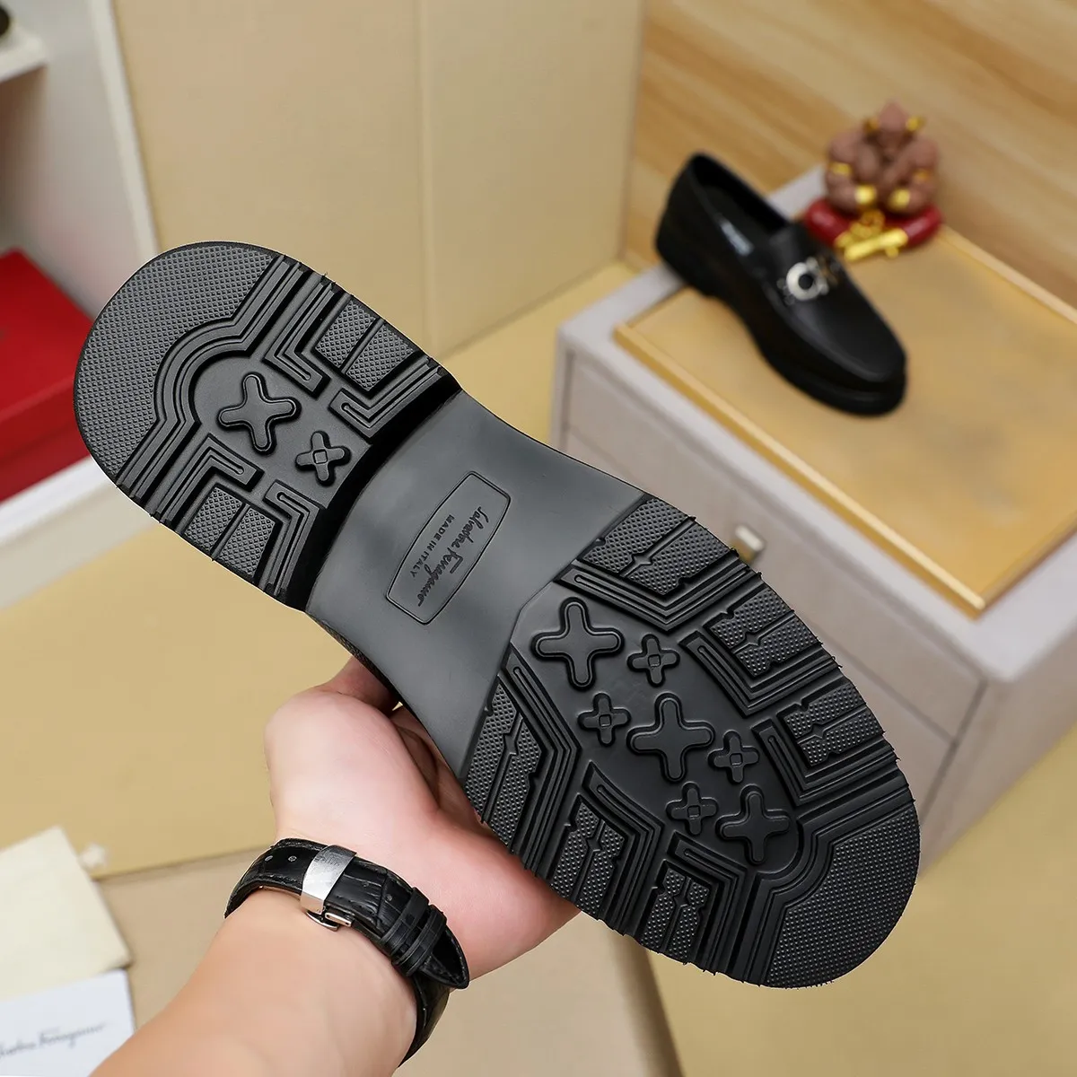 Men's shoes 💰500 Ferragamo [Ferragamo] top imported suit men's shoes 💯Original copy of the official website, product materials: selected imported embossed calfskin + luxury hardware buckle accessories ~ imported water-dyed cow 🐂 leather lining. Strong three-dimensional visual effect, original combination outsole, multiple colors available😘 Size: 38-44 (.45.46.4. Customized)